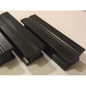 WPC podkladový hranol pro prkno černý 40x30x2900