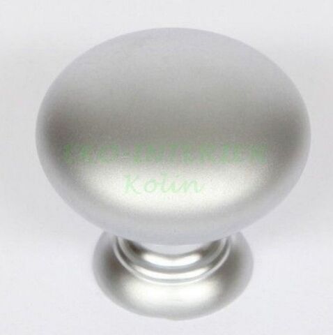 Úchytka knopka chrom mat, koule