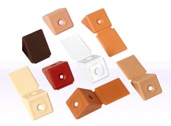 Úhelník (růžek) plastový malý, černý