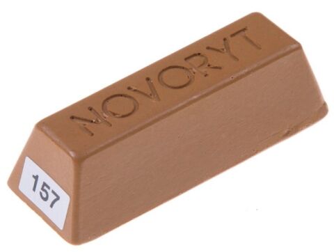 NOVORYT - tmel tvrdý tavný, odstín č.157 (Iroko)