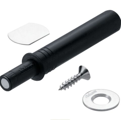 Blum TIP-ON krátký + magnet, černá carbon