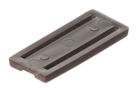 Kluzák plastový nastřelovací (na hřebík), hnědý